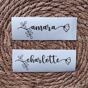 Sticker met naam | Naamsticker | Vinyl | Bloemen | Gepersonaliseerde stickers | Naam of tekst | Eigen ontwerp sticker | Flower decal |