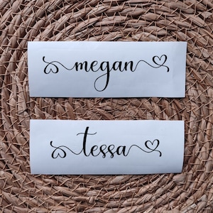 Sticker met naam | Naamsticker | Vinyl | Bloemen | Gepersonaliseerde stickers | Naam of tekst | Eigen ontwerp sticker | heart name decal |