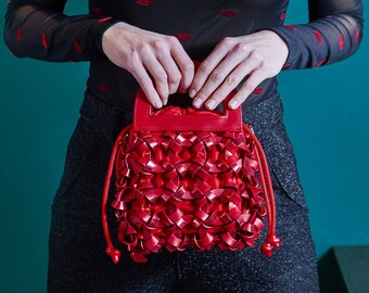 Uneune Handbag Red