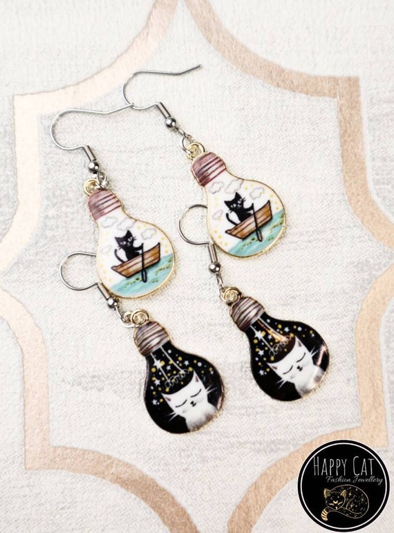 Cute/Kawaii Cat Earrings, Lightbulb Earrings, Hypoallergenic, Stainless Steel,  Letterbox Gifts, Gifts for Friends, Gifts for Cat Lovers