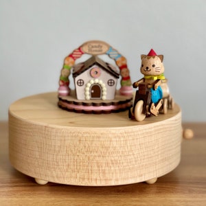Hölzer Spielthron Spieldose Holz Spieluhr Musikbox Kind Geschenk Spielzeug 