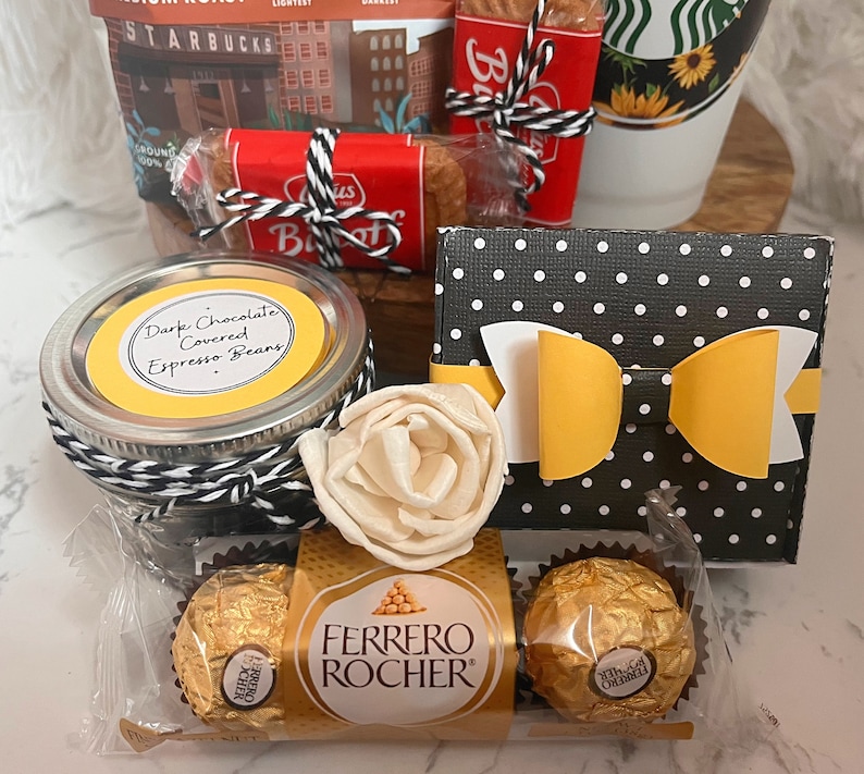 Caja de regalo de café Starbucks Deluxe de girasol, Amante del café, Adicto al café, Taza reutilizable personalizada, Pensando en ti, Regalo de cumpleaños imagen 5