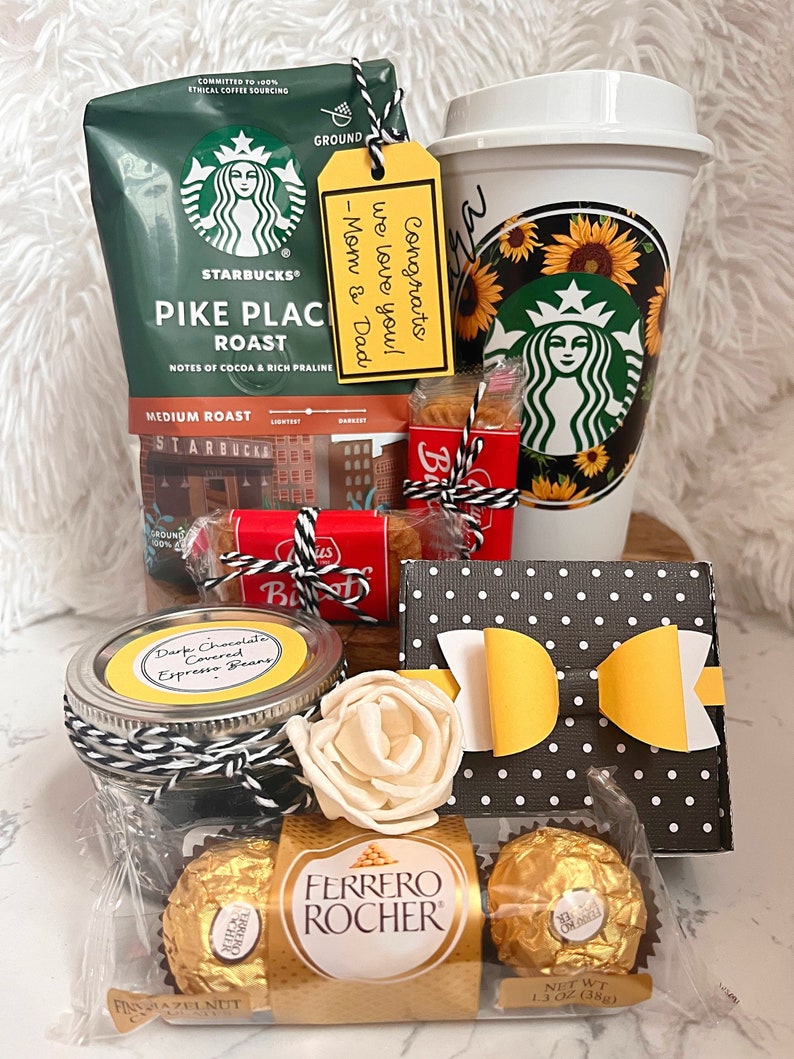 Caja de regalo de café Starbucks Deluxe de girasol, Amante del café, Adicto al café, Taza reutilizable personalizada, Pensando en ti, Regalo de cumpleaños imagen 1