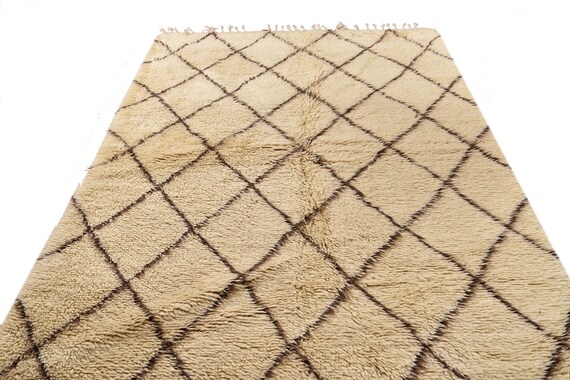 Very Diffrent Unique Moroccan Rug, 5'5''x 7'8''Faded Beige Color Shaggy Rug,Bohemian Rustic Rug,Handmade area rug,Faded Rug,Living Room