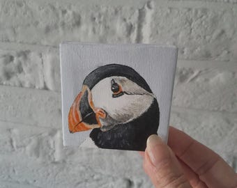 Puffin little painting on wooden easel
