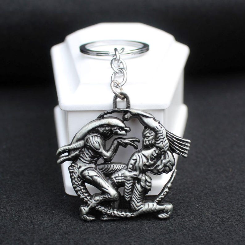 Alien Vs Predator Keyring: Sci-fi Fan Art Keychain - Etsy