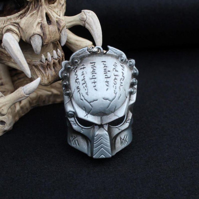 Alien Vs Predator Keyring: Sci-fi Fan Art Keychain - Etsy
