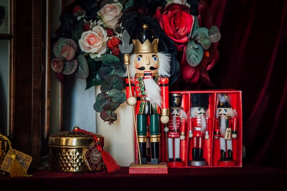 Nutcracker online wooden toy