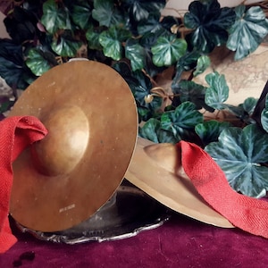 Vintage DALLAS Messing Trap Cymbal, hergestellt in England, hängende Becken, Marschieren Crash, Geschenk für Perkussionssammler, Musikinstrument, Klatschen