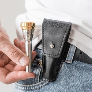 BORSA PER BOCCHINO per tromba. Supporto singolo per bocchino per tromba, realizzato in pelle fatta a mano. Borsa protettiva per bocchino Conservazione sicura