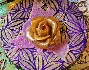 Epoxy Flower on Circle Canvas