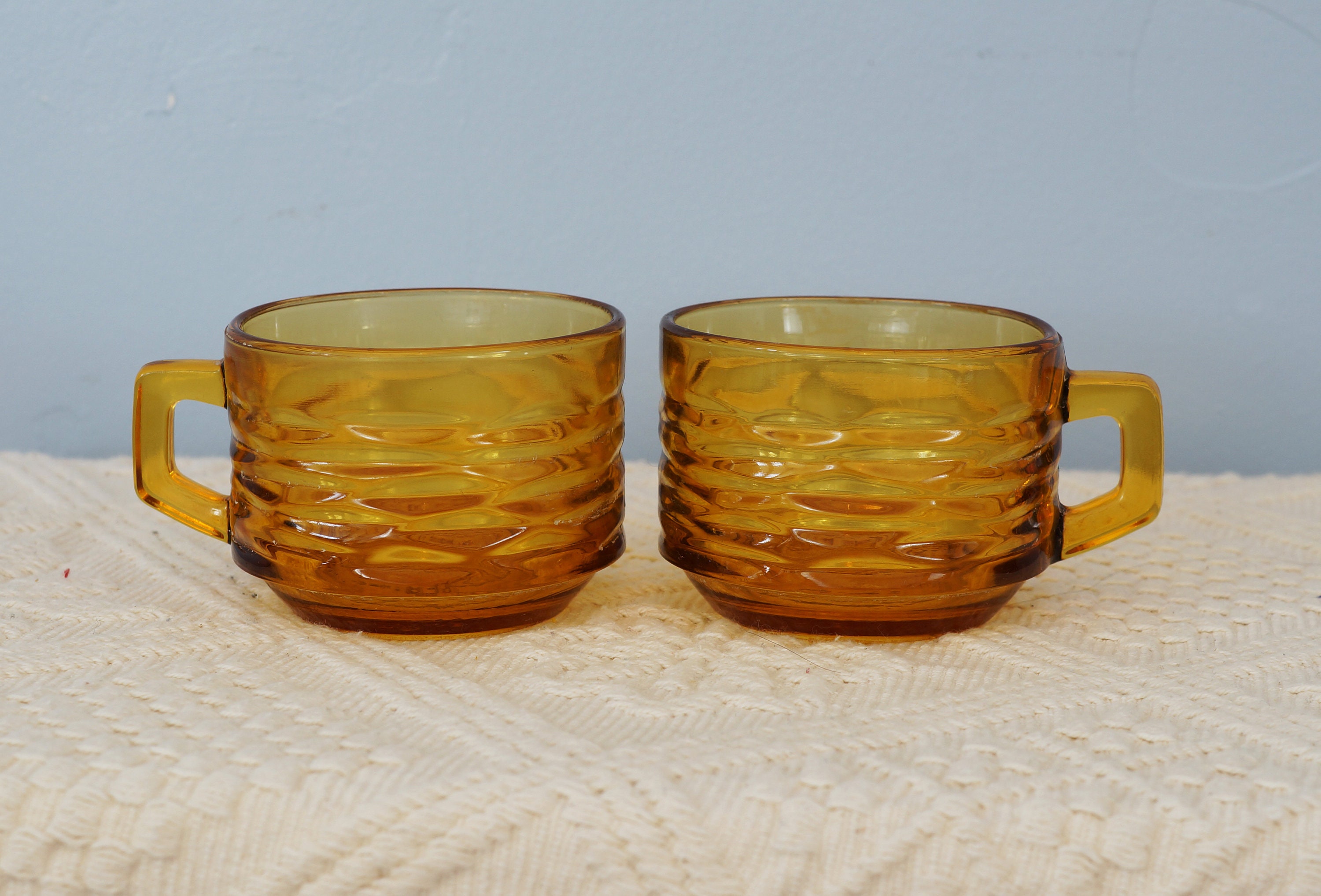 Lot de 2 Tasses Verre Ambré Vereco, Vintage