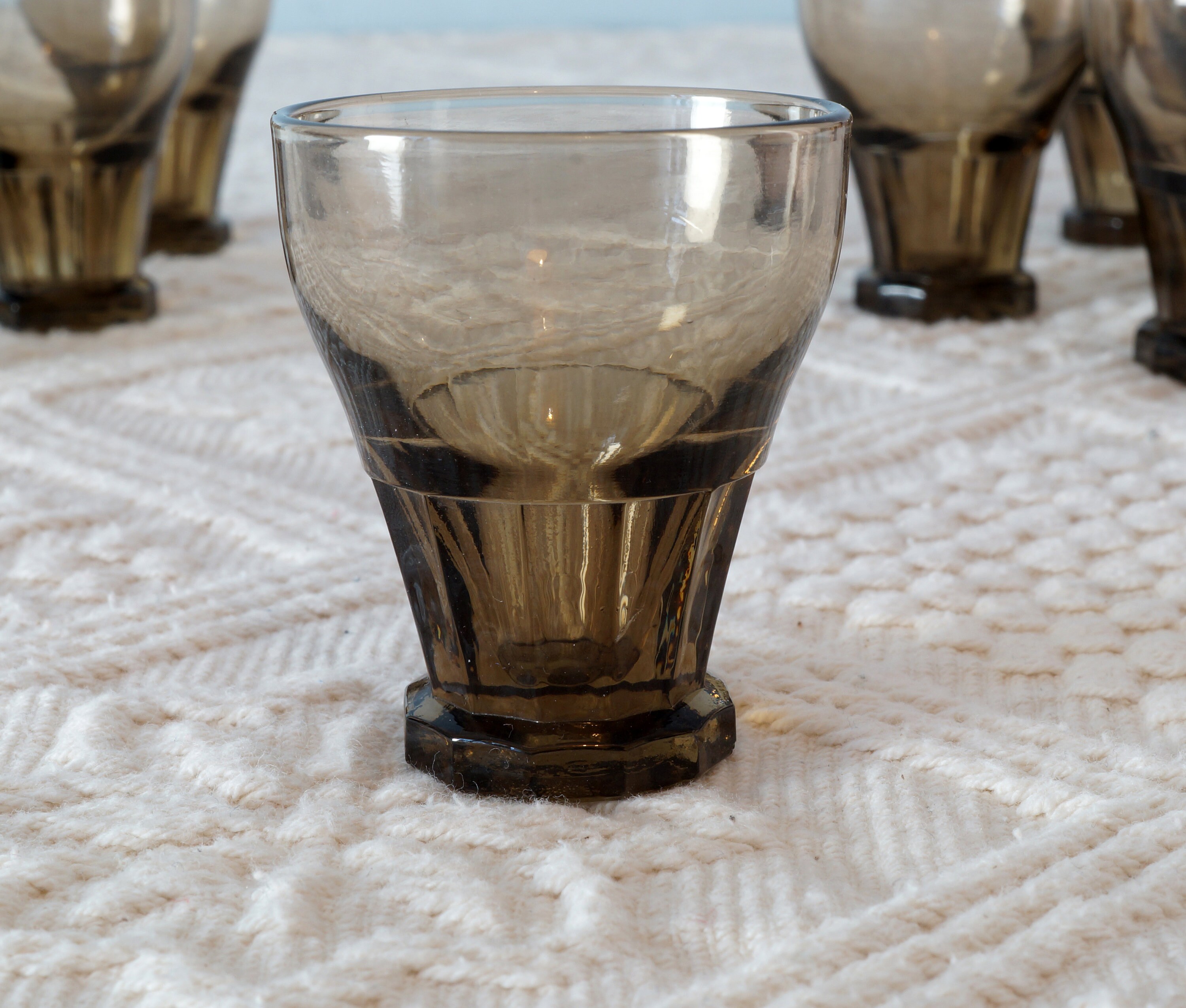 9 Petits Verres à Liqueur Gris/Marron Vintage, Années 70 ou 80