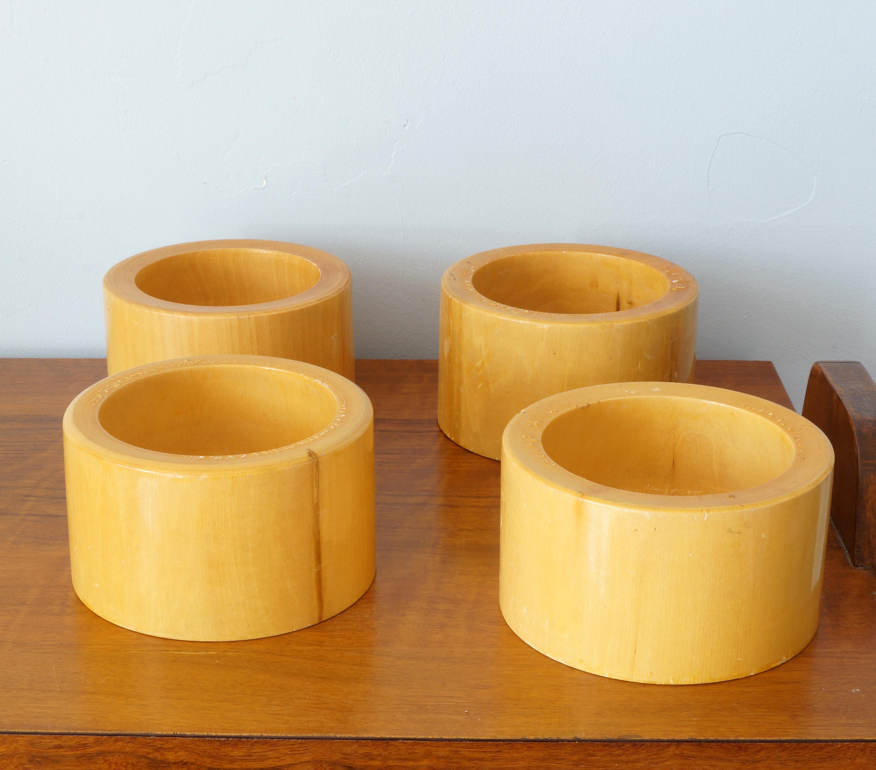 Lot de 4 Pots en Bois Artisanaux Vintage