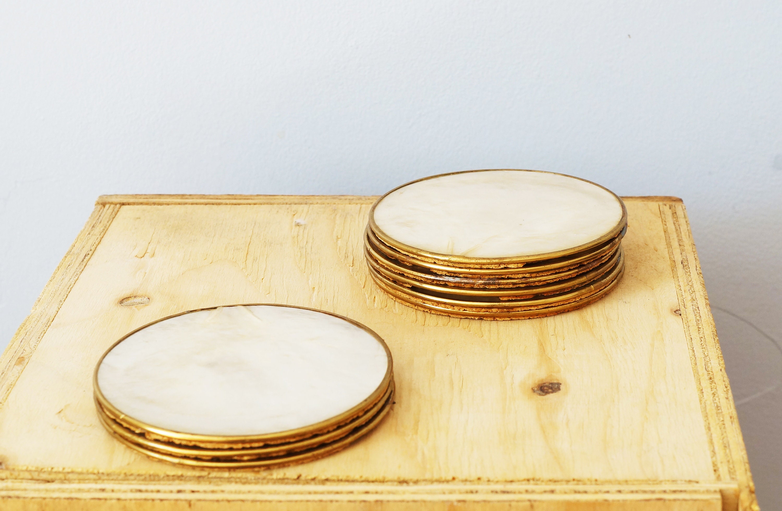 Lot de 9 Sous-Verres en Nacre et Laiton, Vintage