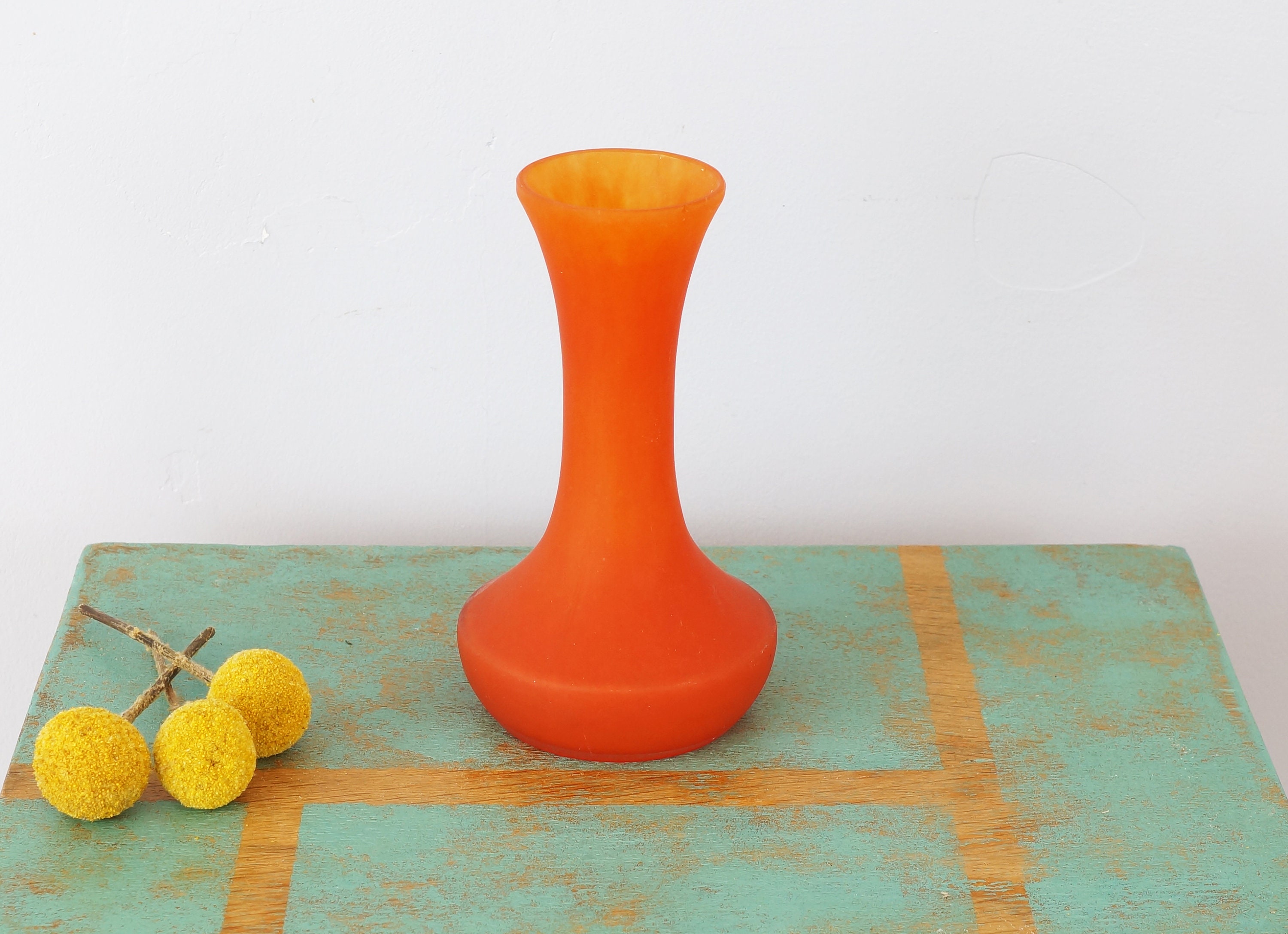 Vase Soliflore Orange en Pâte de Verre Ancien