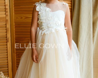 Junior bridesmaid dress, Girl wedding dress, Flower Girl Dress withTrain, Girl Puffy Gown