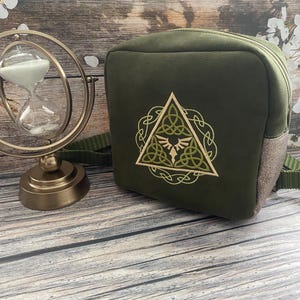 Sac à dos cartable brodé Zelda en simili daim kaki