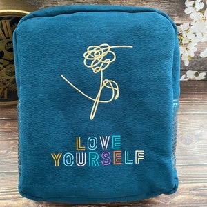 Sac à dos cartable brodé Love Yourself Her BTS en simili daim