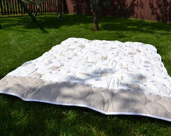Organic linen comforter with hemp filler. Light breathable  blanket. Cosy hemp fiber in soft linen fabric.