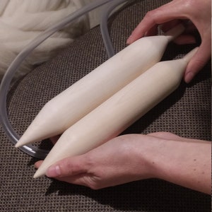 US 80 size 40 mm (1,6''/4 cm) Giant circular knitting needles with silicon tube. Big wooden needles for extreme knitting.