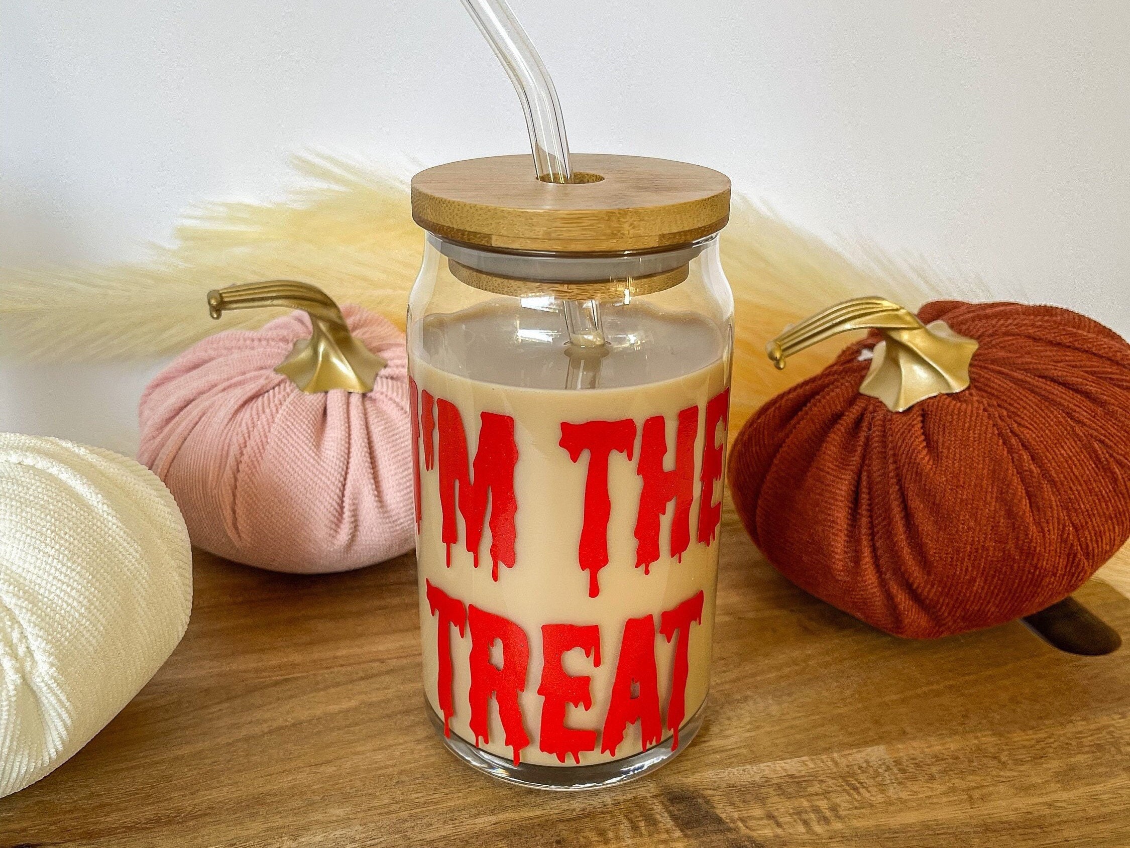 tasse je suis la friandise. verre de canette bière halloween scintillant avec couvercle et paille. tasse d'halloween en pot mason. joli gobelet