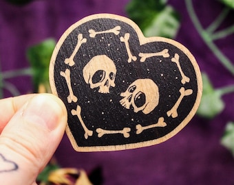 Skull Lovers Magnet: Gothic Heart, Wooden Halloween Decor