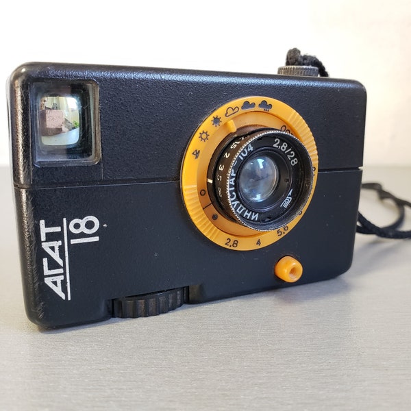 AGAT 18 BelOMO half-frame 35mm lens Industar-104 2.8/28mm Soviet Film Camera