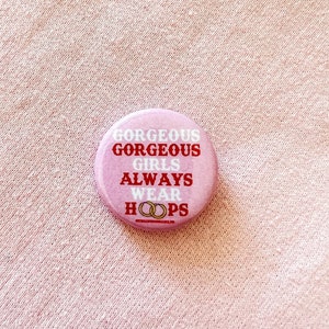 Gorgeous Gorgeous Girls Always Wear Hoops Buttons, Latinas, Latina, Hoop Earrings, Mujeres, Girls, Tik Tok, Material Girls, Pink Button