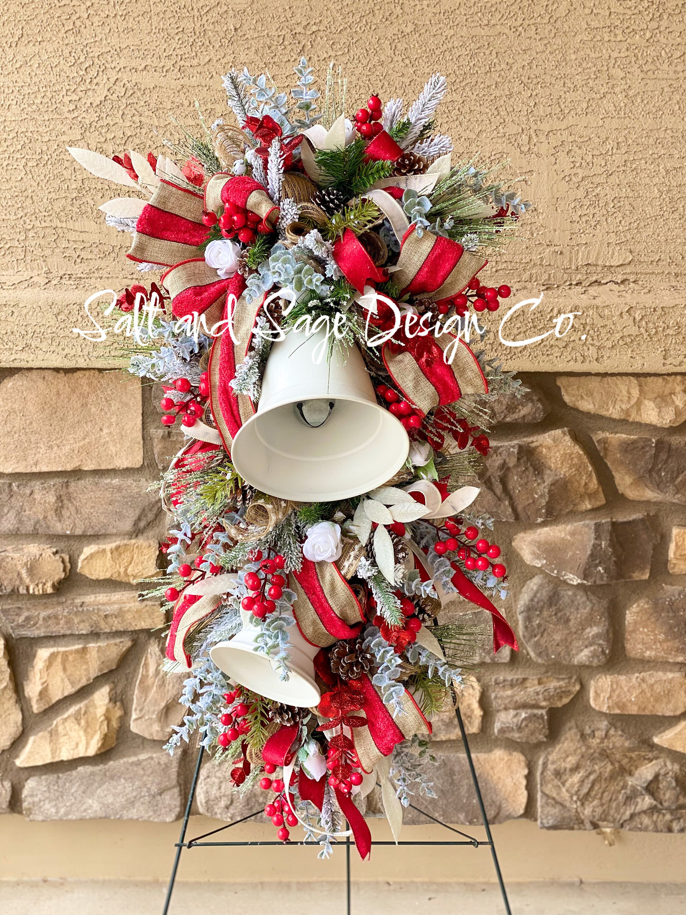 冬支度Christmas  swag  wreathe 約50センチ Winter Bell Swag, Traditional Christmas Wreath, Swag Wreath