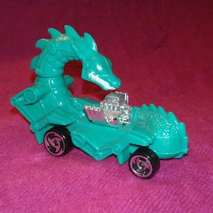 Mattel Inc 1987 - Hot Wheels - Green Dragon V8 car Forest pine green model miniature fantasy art car