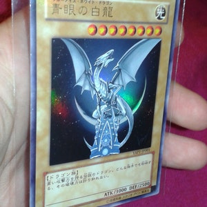 Japonais Yu-Gi-Oh YuGiOh Blue-Eyes White Dragon YAP1-JP001 carte à collectionner anime brillant holo