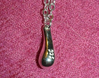 925 solid silver pendant in the shape of a wine carafe / flask / bottle on a solid sterling silver chain