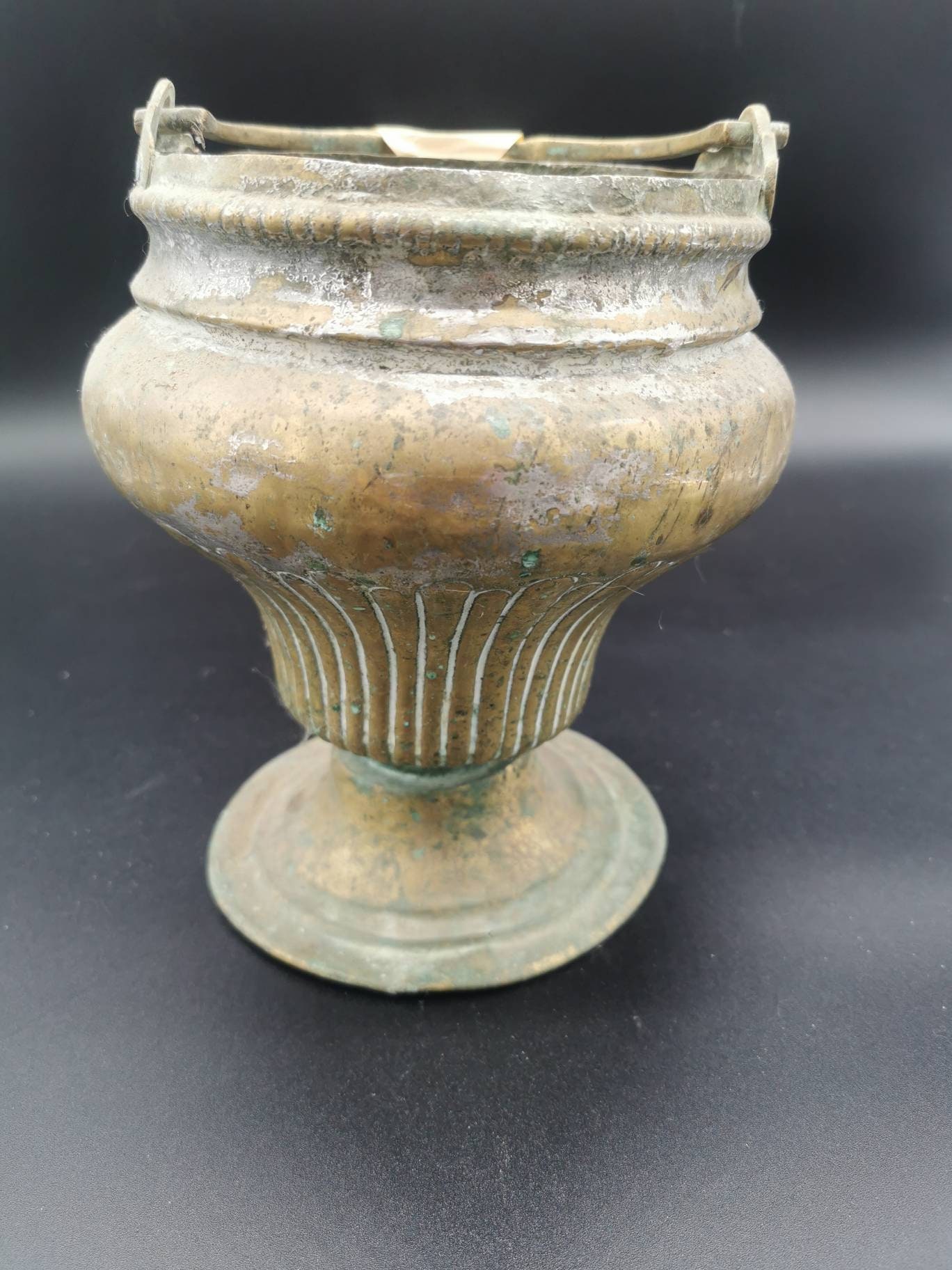 Ancien Cache Pot en Laiton sur Pied avec Poignee Old Flower in Brass With A Handle