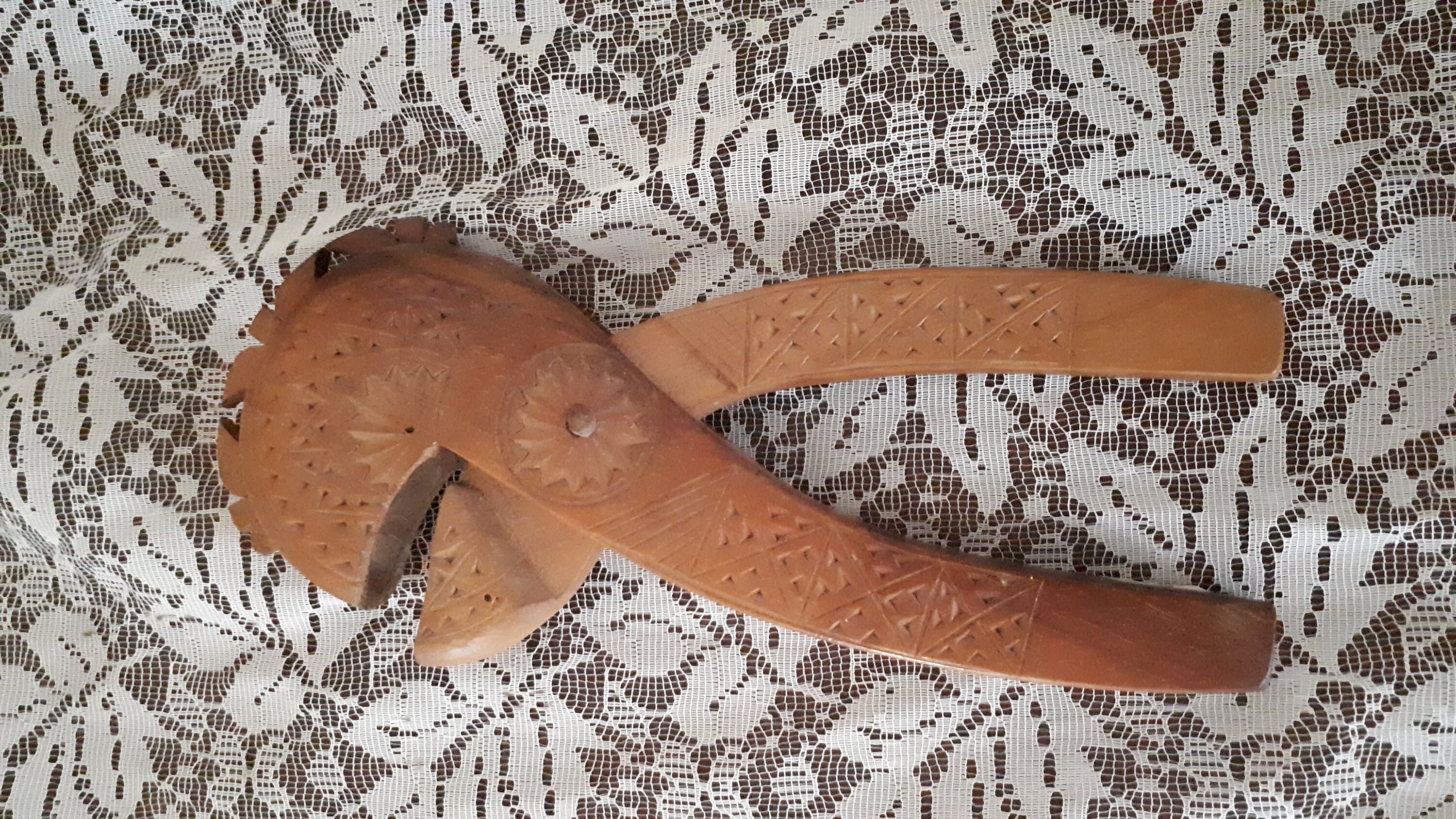 Ancien Casse-Noix en Bois Sculpté