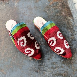 Handgefertigte Ikat Seide Pantoletten-Vibrant Multicolor Design, Bequeme Slip-On Schuhe, Einzigartiger Boho Stil