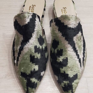 Handgefertigte Ikat Seide Pantoletten-Vibrant Multicolor Design, Bequeme Slip-On Schuhe, Einzigartiger Boho Stil
