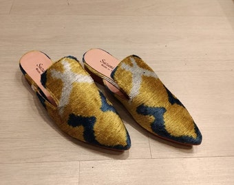 Silk Velvet Ikat Slippers Black Grey main image 1