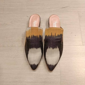Handgefertigte Ikat Seide Pantoletten-Vibrant Multicolor Design, Bequeme Slip-On Schuhe, Einzigartiger Boho Stil