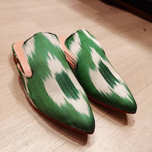 Handgefertigte Ikat Seide Pantoletten-Vibrant Multicolor Design, Bequeme Slip-On Schuhe, Einzigartiger Boho Stil
