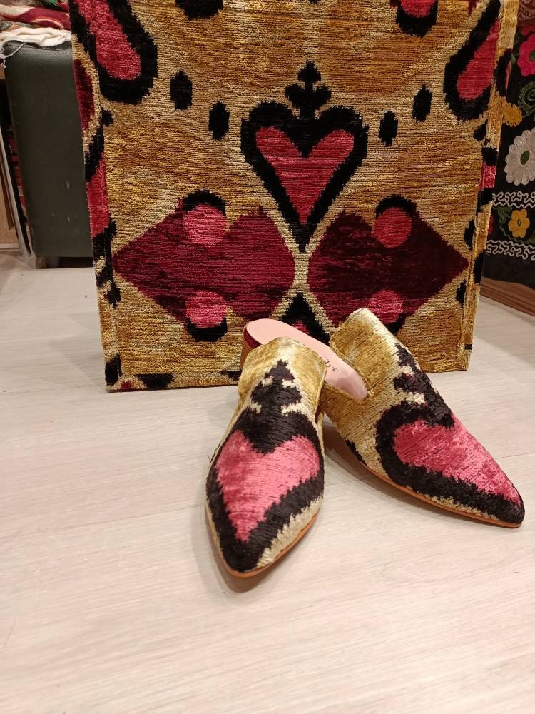 Silk Velvet Ikat Slippers Black and White