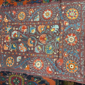 Hand-Embroidered Silk Suzani | Traditional Central Asian Textile | Decorative Wall and Furniture Cover 100×150 cm
