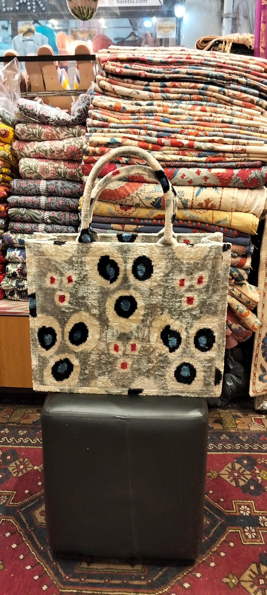 Silk Velvet Ikat Totebag 046 main image 1