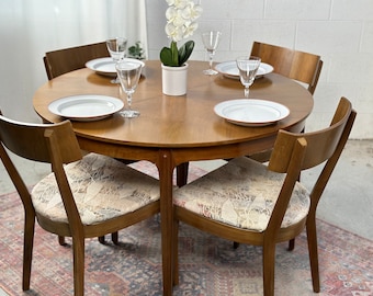 Round Expandable Mid-Century Modern Dining Table by Drexel