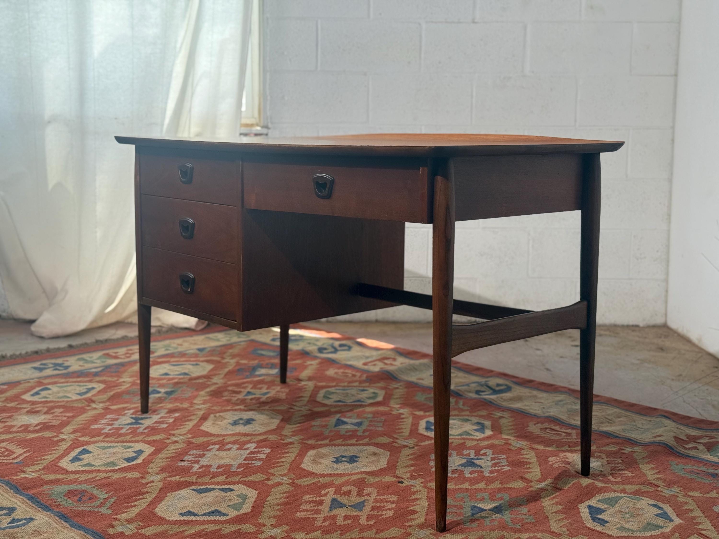 Vintage Bassett Desk - Etsy