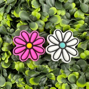 Daisy Silicone Focal Bead