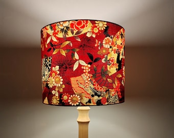 Abat-jour en tissu japonais rouge avec des éventails multicolores et des fleurs | Abat-jour tambour de luxe fait main en plusieurs tailles | Suspension et abat-jour pour plafond