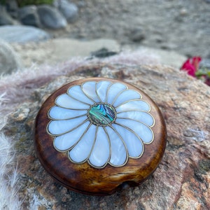 Miroir compact fait à la main avec incrustation de nacre pour femmes - Accessoire de sac cosmétique personnalisé - Cadeau d’anniversaire - Outil de maquillage pour ami