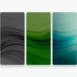 Pu&ograve; includere: Tre pannelli rettangolari con un motivo a onde lisce e fluide. Il primo pannello &egrave; grigio scuro, il secondo &egrave; di un verde erba vibrante e il terzo &egrave; una sfumatura che passa da un verde acqua chiaro in alto a un blu oceano profondo.