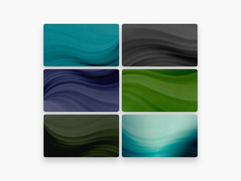Pu&ograve; includere: Una collezione di sei cartoline rettangolari con motivi a onde astratti. I design includono sfumature di verde acqua, grigio scuro, blu profondo, verde vivace, verde oliva e una transizione dal ciano chiaro al blu scuro, con una texture.
